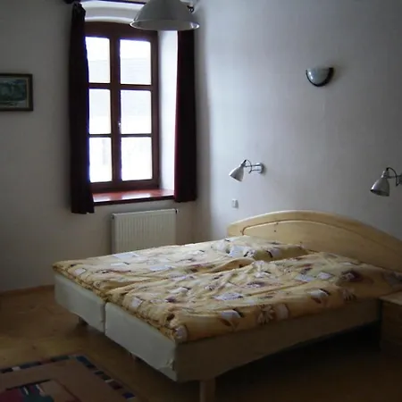 Hotel Castle Mlýn Maděrovka