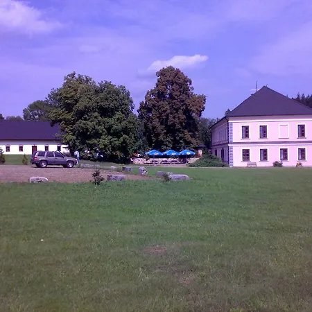 فندق Castle Mlyn Maderovka 3*