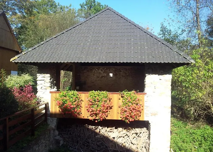 Castle Mlyn Maderovka Sepekov