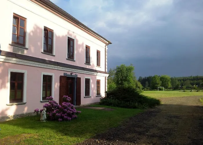 Castle Mlyn Maderovka Sepekov
